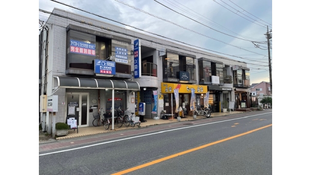 ホワイトビル全景
